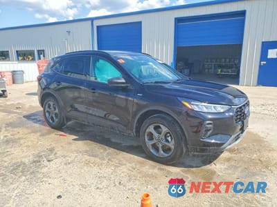 Czwarte zdjęcie samochodu z boku: 2026 FORD ESCAPE ST LINE VIN:1FMCU9MNXTUA09826 - miniatura