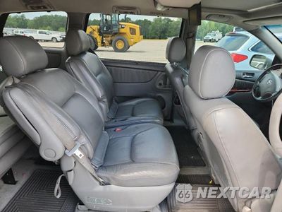 Zdjęcie 11 z 13 samochodu: 2004 TOYOTA SIENNA XLE LIMITED 7 PASSENGER VIN:5TDBA22C04S010412 - miniatura