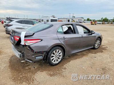 Trzecie zdjęcie samochodu z tyłu: 2020 TOYOTA CAMRY LE VIN:4T1C11AK6LU956169 - miniatura