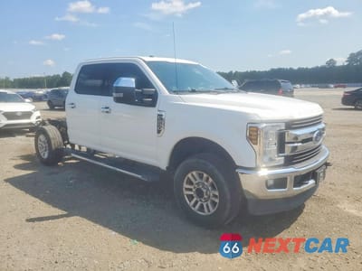 Czwarte zdjęcie samochodu z boku: 2018 FORD F250 SUPER DUTY VIN:1FT7W2B61JEC74032 - miniatura