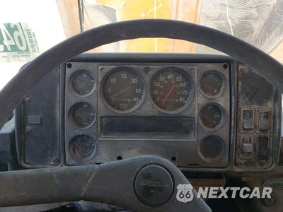 Zdjęcie 8 z 10 samochodu: 2001 FREIGHTLINER CHASSIS FS65 VIN:4UZ3CJAA61CH38272 - miniatura