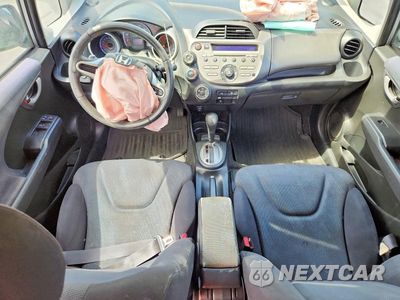 Zdjęcie 8 z 13 samochodu: 2010 HONDA FIT SPORT VIN:JHMGE8H49AS018166 - miniatura