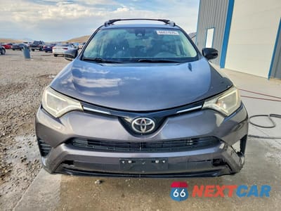 Piąte zdjęcie samochodu w środku: 2018 TOYOTA RAV4 LE VIN:2T3BFREV5JW751866 - miniatura
