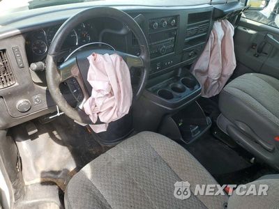 Zdjęcie 8 z 13 samochodu: 2019 CHEVROLET EXPRESS G2500 VIN:1GCWGBFG3K1288776 - miniatura