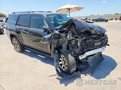 Czwarte zdjęcie samochodu z boku: 2020 TOYOTA 4RUNNER TRD OFF-ROAD PREMIUM VIN:JTEBU5JR2L5800132 - miniatura