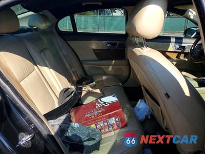 Zdjęcie 10 z 12 samochodu: 2010 JAGUAR XF SUPERCHARGED VIN:SAJWA0HE0AMR77383 - miniatura