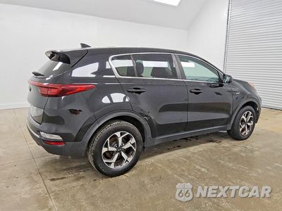 Trzecie zdjęcie samochodu z tyłu: 2020 KIA SPORTAGE LX VIN:KNDPMCAC0L7733819 - miniatura