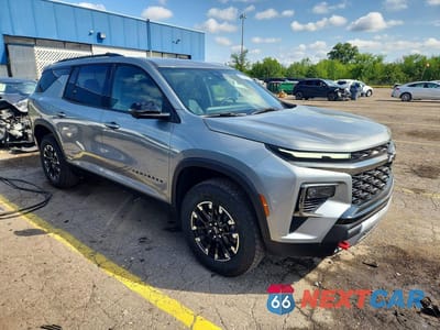 Czwarte zdjęcie samochodu z boku: 2025 CHEVROLET TRAVERSE Z71 VIN:1GNEVJRSXSJ213818 - miniatura