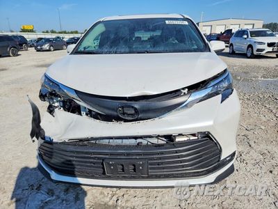 Piąte zdjęcie samochodu w środku: 2025 TOYOTA SIENNA XLE 7-PASSENGER VIN:5TDJSKFC5SS175842 - miniatura