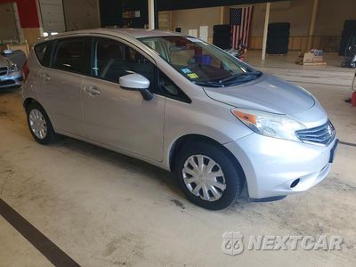 Czwarte zdjęcie samochodu z boku: 2015 NISSAN VERSA NOTE S VIN:3N1CE2CP0FL445811 - miniatura