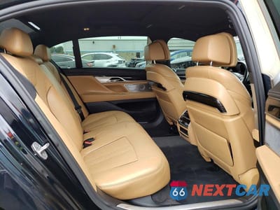 Zdjęcie 10 z 13 samochodu: 2016 BMW 750 XI VIN:WBA7F2C54GG415837 - miniatura