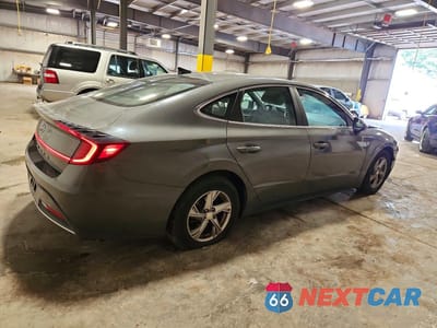 Trzecie zdjęcie samochodu z tyłu: 2021 HYUNDAI SONATA SE VIN:5NPEG4JA4MH067452 - miniatura