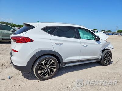 Trzecie zdjęcie samochodu z tyłu: 2020 HYUNDAI TUCSON SPORT VIN:KM8J33AL6LU125194 - miniatura