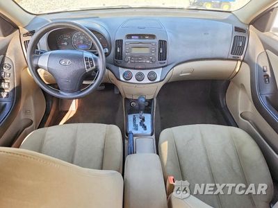 Zdjęcie 8 z 12 samochodu: 2010 HYUNDAI ELANTRA GLS VIN:KMHDU4AD9AU079284 - miniatura