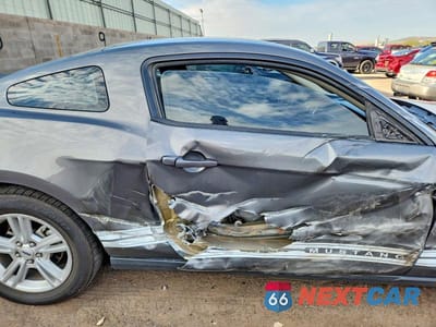 Zdjęcie 10 z 12 samochodu: 2011 FORD MUSTANG VIN:1ZVBP8AM8B5131474 - miniatura