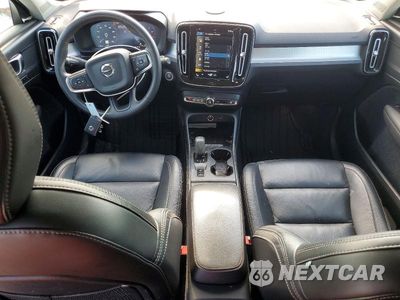 Zdjęcie 8 z 13 samochodu: 2022 VOLVO XC40 T4 MOMENTUM VIN:YV4AC2HK1N2725645 - miniatura