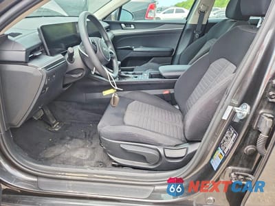 Zdjęcie 7 z 12 samochodu: 2025 KIA K5 LXS VIN:KNAG24J75S5346737 - miniatura