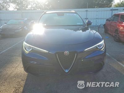 Piąte zdjęcie samochodu w środku: 2018 ALFA ROMEO STELVIO SPORT VIN:ZASFAKPN0J7B69357 - miniatura