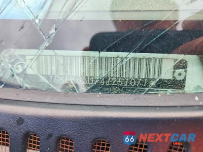 Zdjęcie 13 z 13 samochodu: 2004 GMC YUKON DENALI VIN:1GKEK63U74J251071 - miniatura
