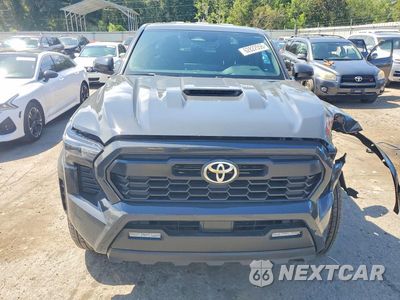 Piąte zdjęcie samochodu w środku: 2025 TOYOTA TACOMA TRD SPORT VIN:3TYKB5FN1ST026906 - miniatura