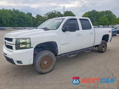 2007 CHEVROLET SILVERADO K2500 HEAVY DUTY 1GCHK23667F516475 - główne zdjęcie licytacji z USA - miniatura