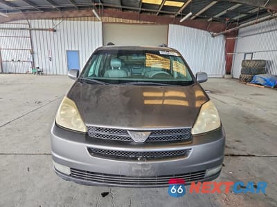 Piąte zdjęcie samochodu w środku: 2005 TOYOTA SIENNA XLE 7 PASSENGER VIN:5TDZA22C75S297800 - miniatura
