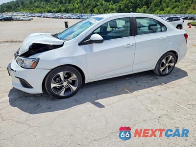 2020 CHEVROLET SONIC PREMIER 1G1JF5SB7L4113996 - główne zdjęcie licytacji z USA - miniatura