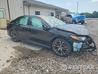 Czwarte zdjęcie samochodu z boku: 2020 TOYOTA CAMRY SE VIN:4T1G11AK7LU946767 - miniatura
