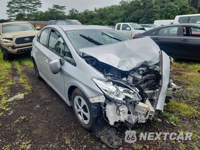 Czwarte zdjęcie samochodu z boku: 2015 TOYOTA PRIUS TWO VIN:JTDKN3DU4F0415260 - miniatura