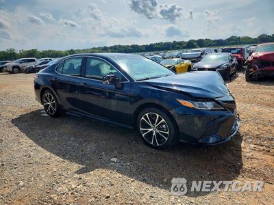 Czwarte zdjęcie samochodu z boku: 2018 TOYOTA CAMRY SE VIN:4T1B11HK0JU671546 - miniatura