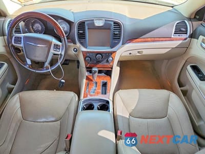 Zdjęcie 8 z 12 samochodu: 2011 CHRYSLER 300C HEMI C VIN:2C3CA6CTXBH580959 - miniatura