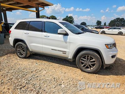 Czwarte zdjęcie samochodu z boku: 2016 JEEP GRAND CHEROKEE LAREDO VIN:1C4RJEAG5GC369085 - miniatura