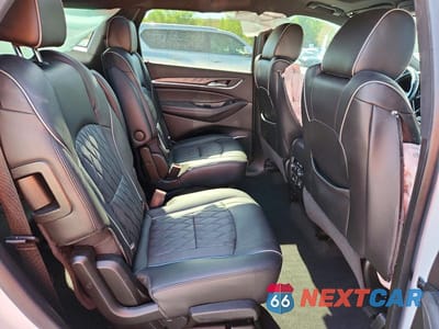 Zdjęcie 11 z 13 samochodu: 2023 BUICK ENCLAVE AVENIR VIN:5GAEVCKW9PJ203176 - miniatura