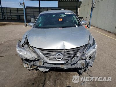 Piąte zdjęcie samochodu w środku: 2017 NISSAN ALTIMA 2.5 SR VIN:1N4AL3AP9HN317014 - miniatura