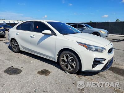 Czwarte zdjęcie samochodu z boku: 2021 KIA FORTE LXS VIN:3KPF24AD2ME266145 - miniatura