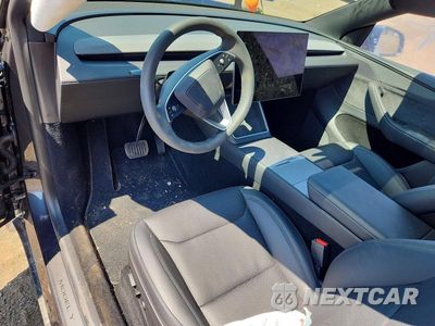 Zdjęcie 8 z 12 samochodu: 2026 TESLA MODEL Y VIN:7SAYGDEE0TA722567 - miniatura