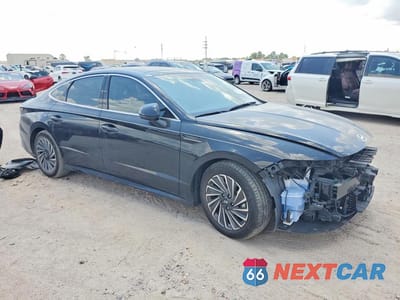 Czwarte zdjęcie samochodu z boku: 2025 HYUNDAI SONATA HYBRID LIMITED VIN:KMHL54JJ4SA124391 - miniatura