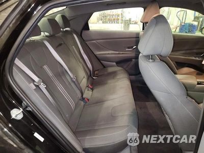 Zdjęcie 10 z 12 samochodu: 2025 HYUNDAI ELANTRA SEL VIN:KMHLS4DG1SU985258 - miniatura
