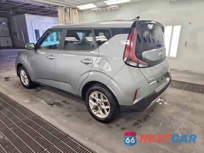 Drugie zdjęcie samochodu z przodu: 2023 KIA SOUL LX VIN:KNDJ23AU4P7876749 - miniatura