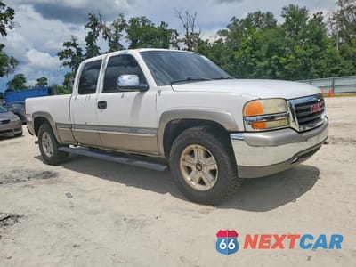 Czwarte zdjęcie samochodu z boku: 2002 GMC NEW SIERRA K1500 VIN:2GTEK19T821345108 - miniatura