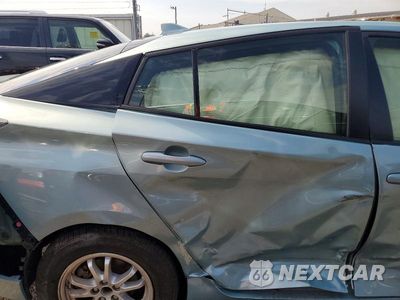 Zdjęcie 10 z 12 samochodu: 2016 TOYOTA PRIUS THREE VIN:JTDKARFU9G3018610 - miniatura