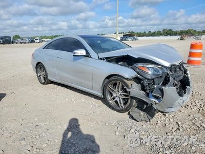 Czwarte zdjęcie samochodu z boku: 2016 MERCEDES-BENZ E 400 4MATIC VIN:WDDKJ6HB0GF329681 - miniatura