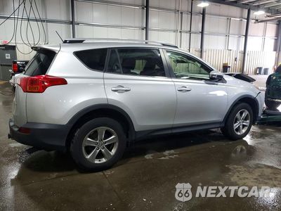 Trzecie zdjęcie samochodu z tyłu: 2015 TOYOTA RAV4 XLE VIN:JTMWFREV9FJ048570 - miniatura