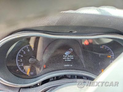 Zdjęcie 9 z 12 samochodu: 2018 JEEP GRAND CHEROKEE LAREDO VIN:1C4RJEAG7JC428192 - miniatura