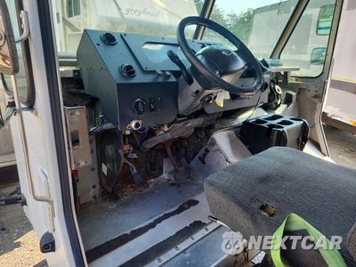 Zdjęcie 8 z 13 samochodu: 2013 FORD E450 DELIVERY TRUCK VIN:1FC4E4KL4DDB11795 - miniatura