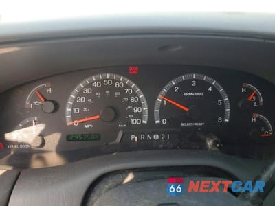 Zdjęcie 9 z 13 samochodu: 2002 FORD EXPEDITION XLT VIN:1FMFU16L22LA84616 - miniatura