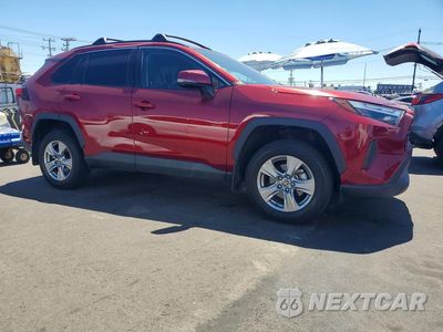 Czwarte zdjęcie samochodu z boku: 2023 TOYOTA RAV4 XLE VIN:2T3W1RFV2PW282999 - miniatura