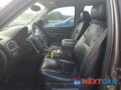 Zdjęcie 7 z 13 samochodu: 2012 CHEVROLET SUBURBAN C1500 LTZ VIN:1GNSCKE0XCR285690 - miniatura