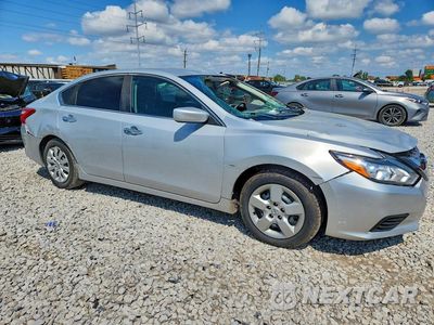 Czwarte zdjęcie samochodu z boku: 2016 NISSAN ALTIMA 2.5 S VIN:1N4AL3AP4GN354387 - miniatura