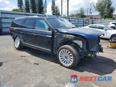 Czwarte zdjęcie samochodu z boku: 2019 LINCOLN NAVIGATOR L RESERVE VIN:5LMJJ3LT6KEL03386 - miniatura